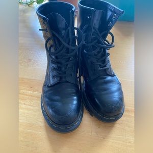DR MARTEN | original boots | women’s size 7